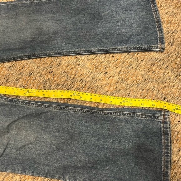 J. Crew Mid-Rise Cropped Flare Jeans Size 28 - Picture 5 of 5